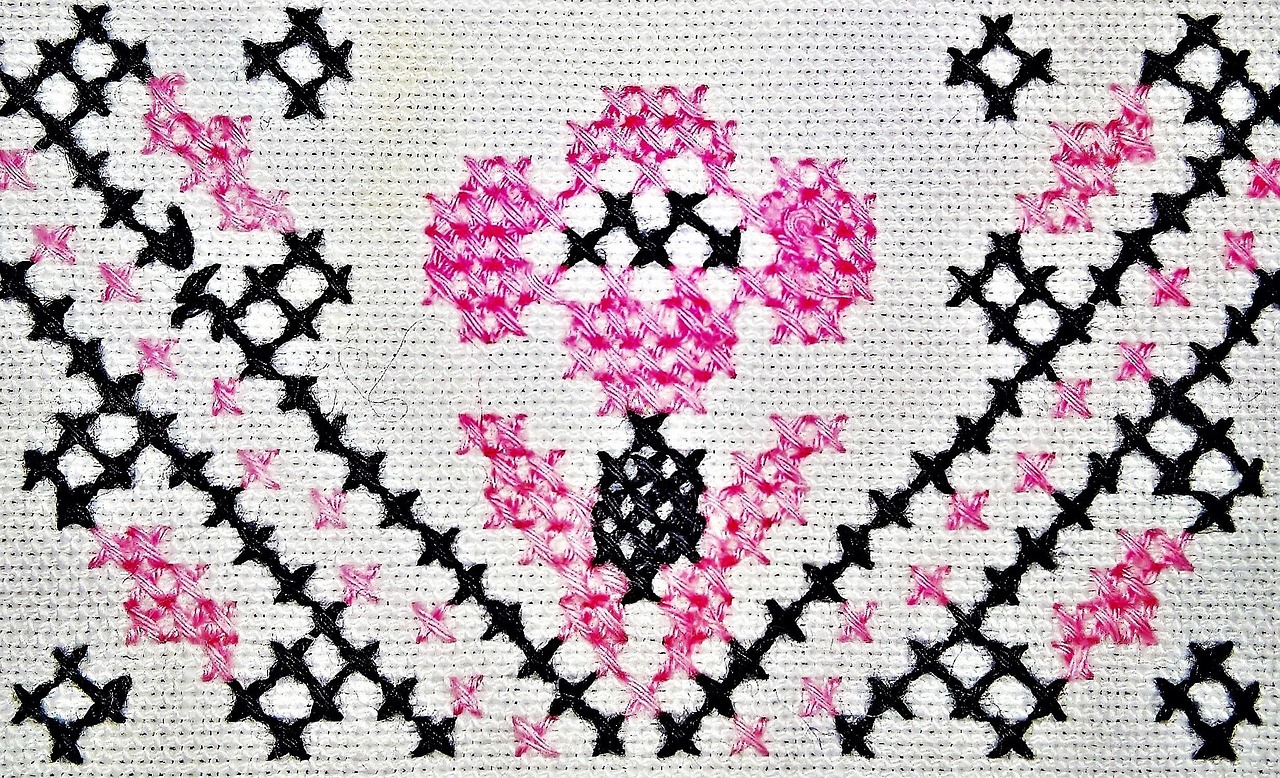 canvas-2388113_1280.jpg