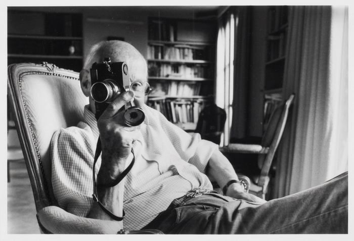 アート・デザイン・音楽 Henry Cartier Bresson Photographer Henri Cartier-Bresson | KÜRE Encyclopedia