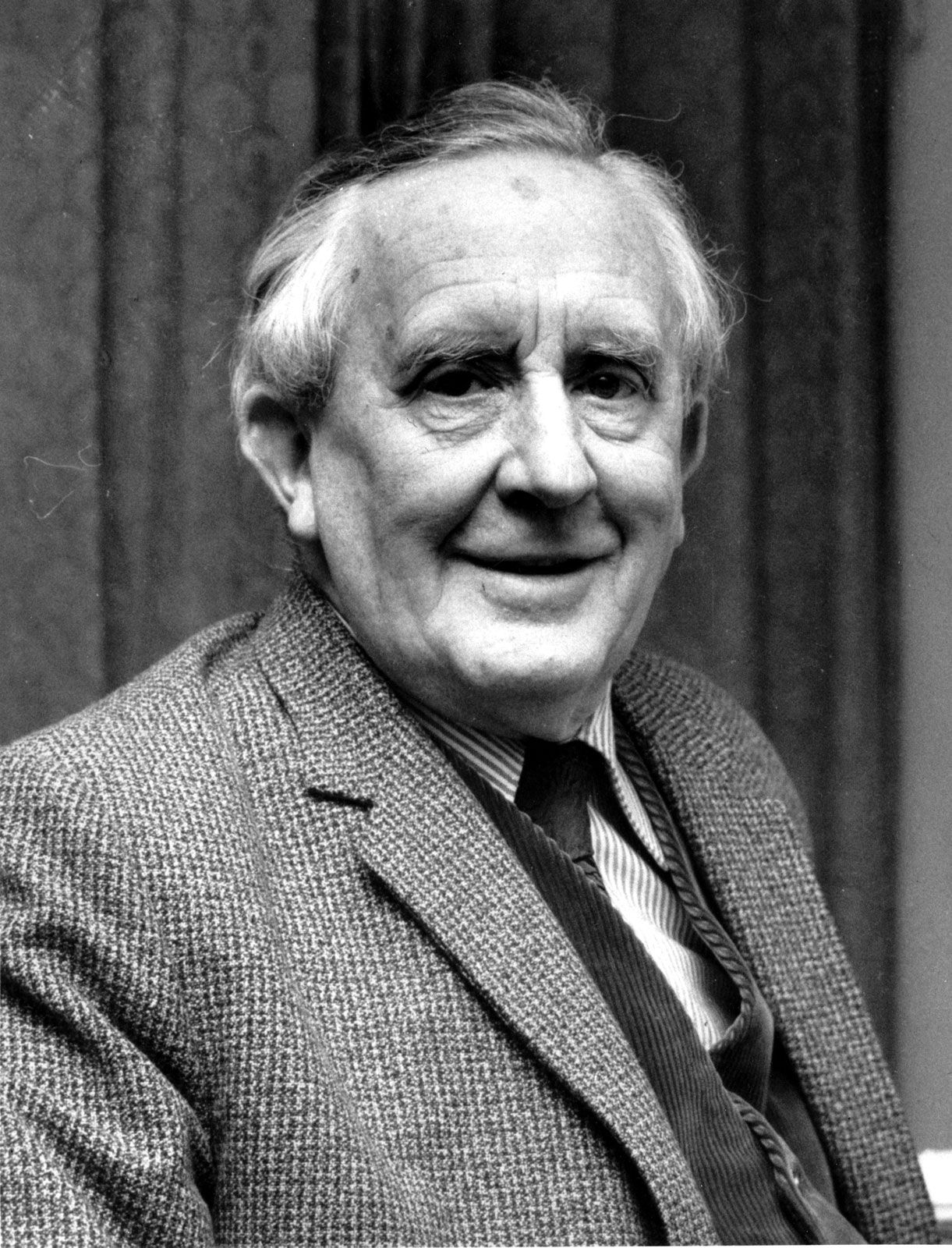 J.R.R. Tolkien | KÜRE Encyclopedia
